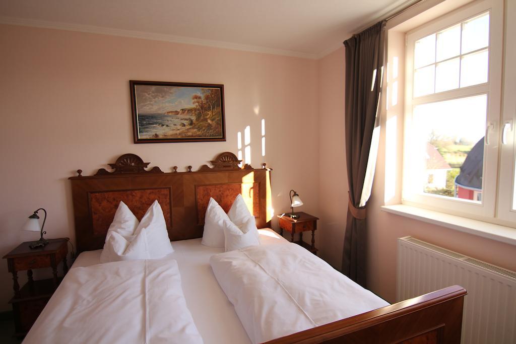Hotel Zum Strandlaufer Ahrenshoop Room photo