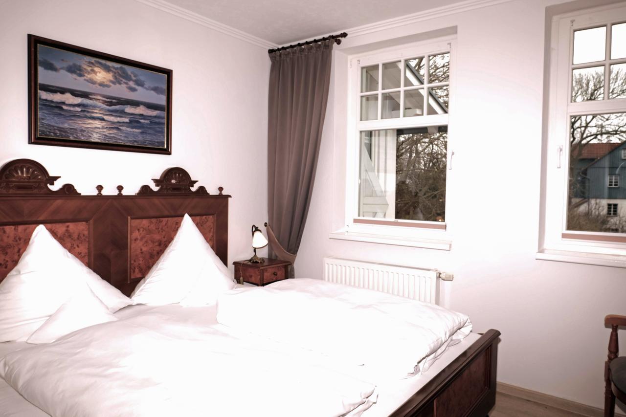 Hotel Zum Strandlaufer Ahrenshoop Exterior photo